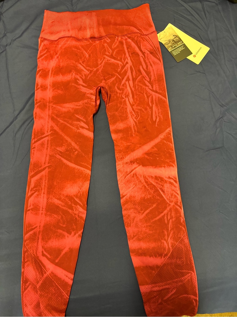 Lulu Lemon Magenta Active Leggings - Stretch Comfort